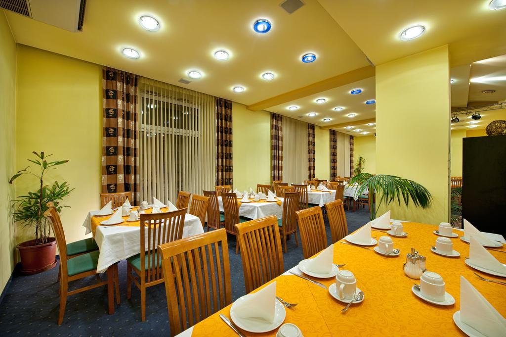 Hotel Henrietta 3*
